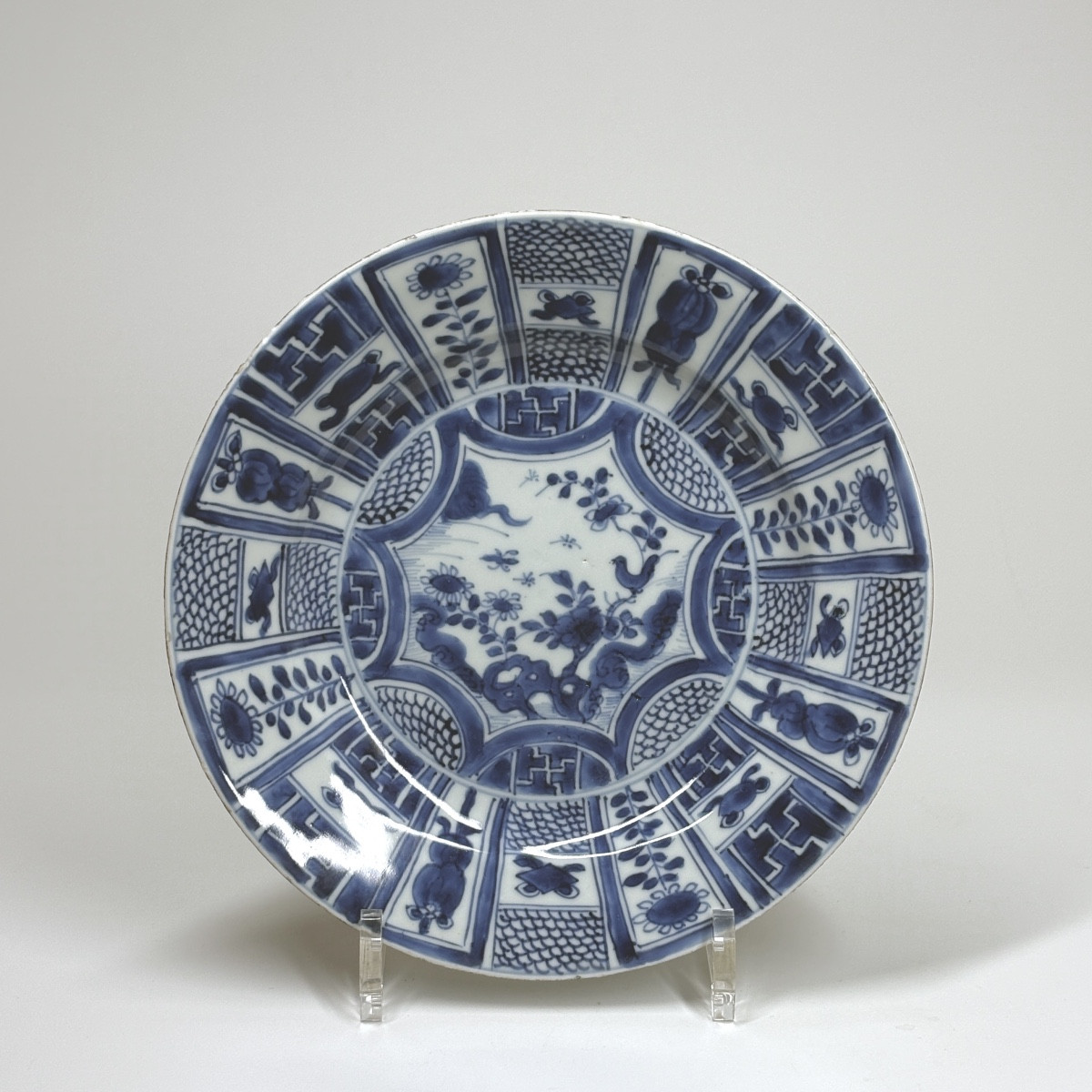 Chine - Assiette en porcelaine Kraak - XVIIe siècle