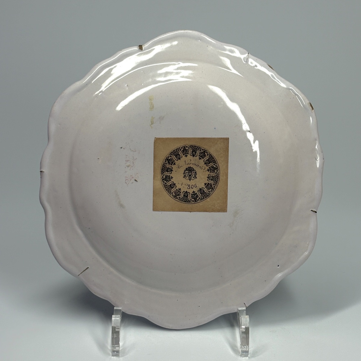 Moustiers Earthenware Plate With "bérain" Decoration - 18th Century-photo-1