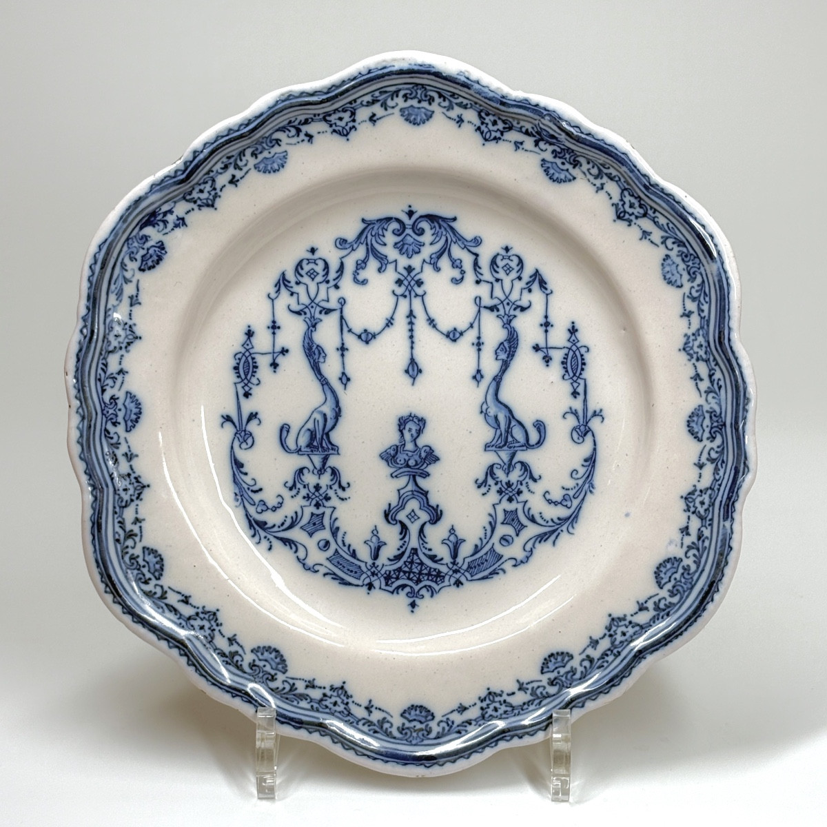 Moustiers Earthenware Plate With "bérain" Decoration - 18th Century
