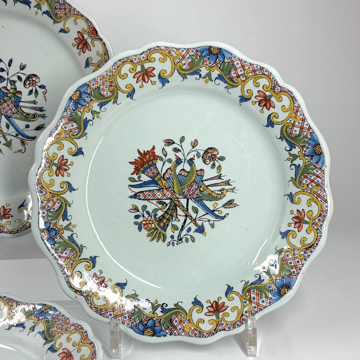 Quatre assiettes en faïence de Rouen "au carquois" - XVIIIe siècle-photo-4