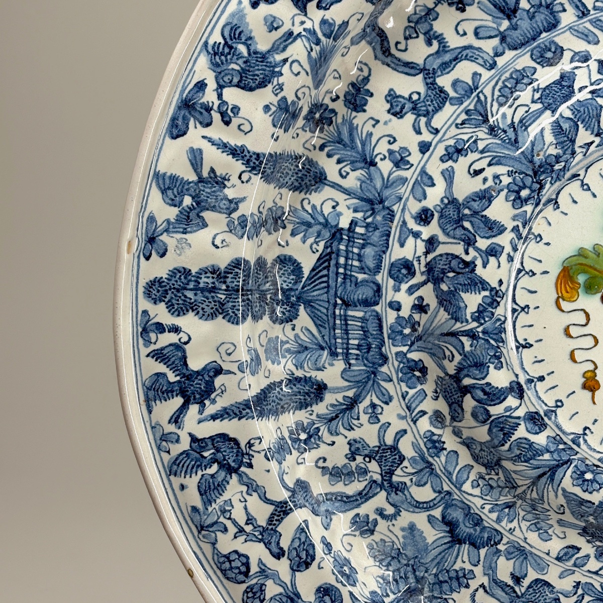 Large Savona Earthenware Dish With A Central Indentation—16th Century-photo-3