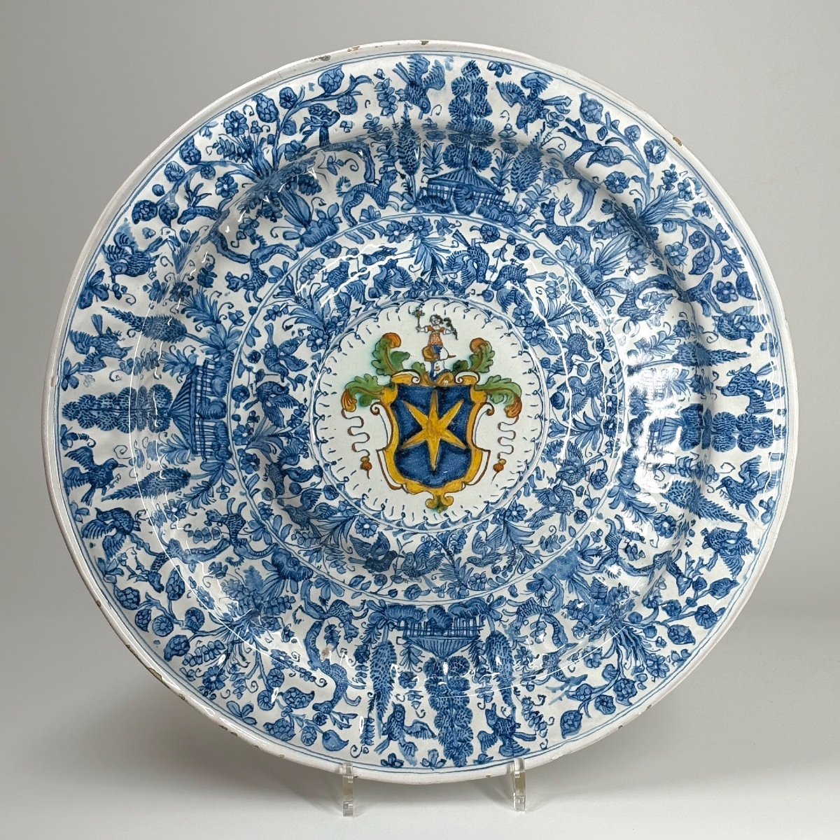 Large Savona Earthenware Dish With A Central Indentation—16th Century
