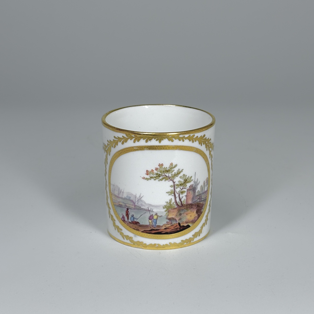 Tasse litron en porcelaine de Sèvres - XVIIIe siècle-photo-1