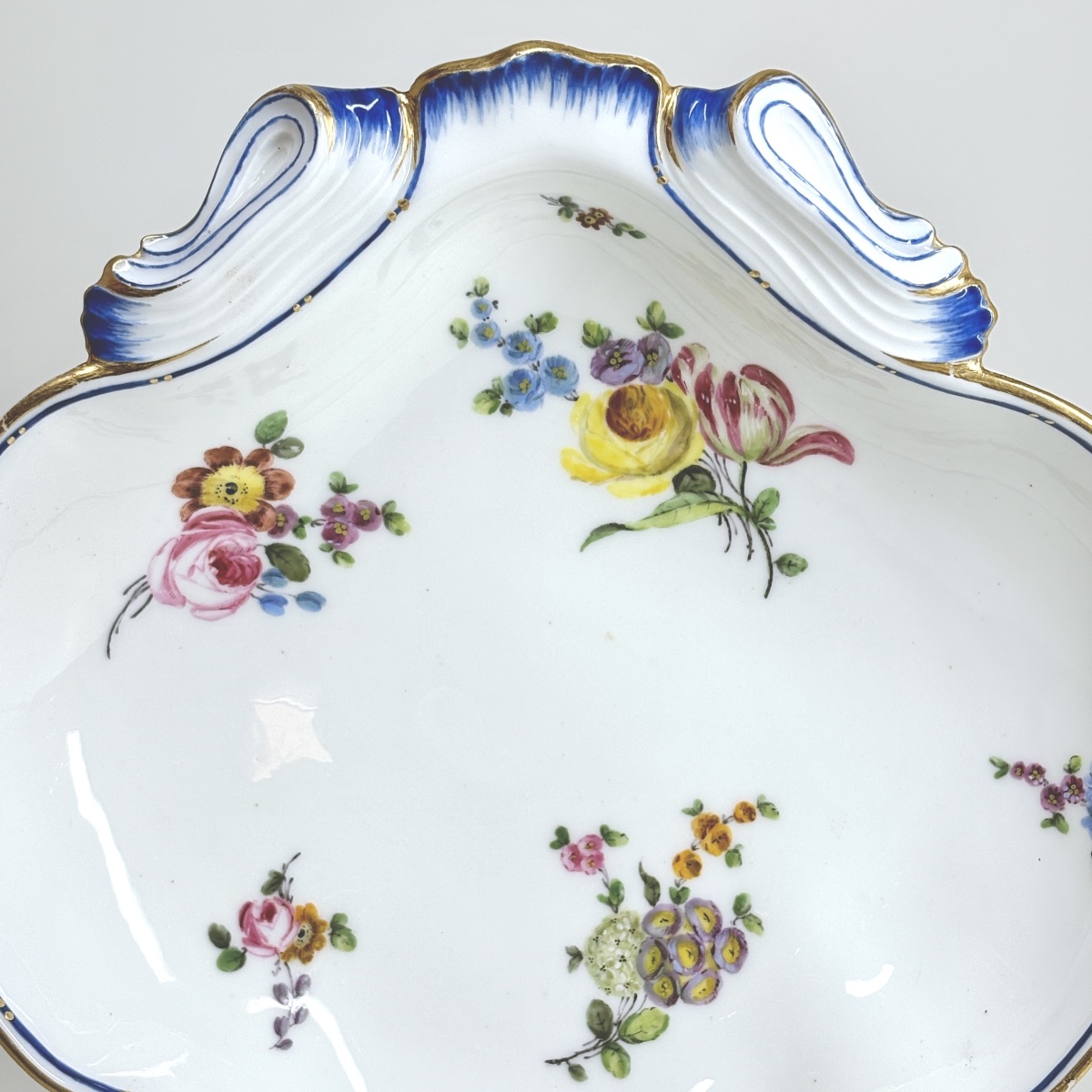 Soft-paste Porcelain Shell-shaped Fruit Bowl From Sèvres—18th Century-photo-2