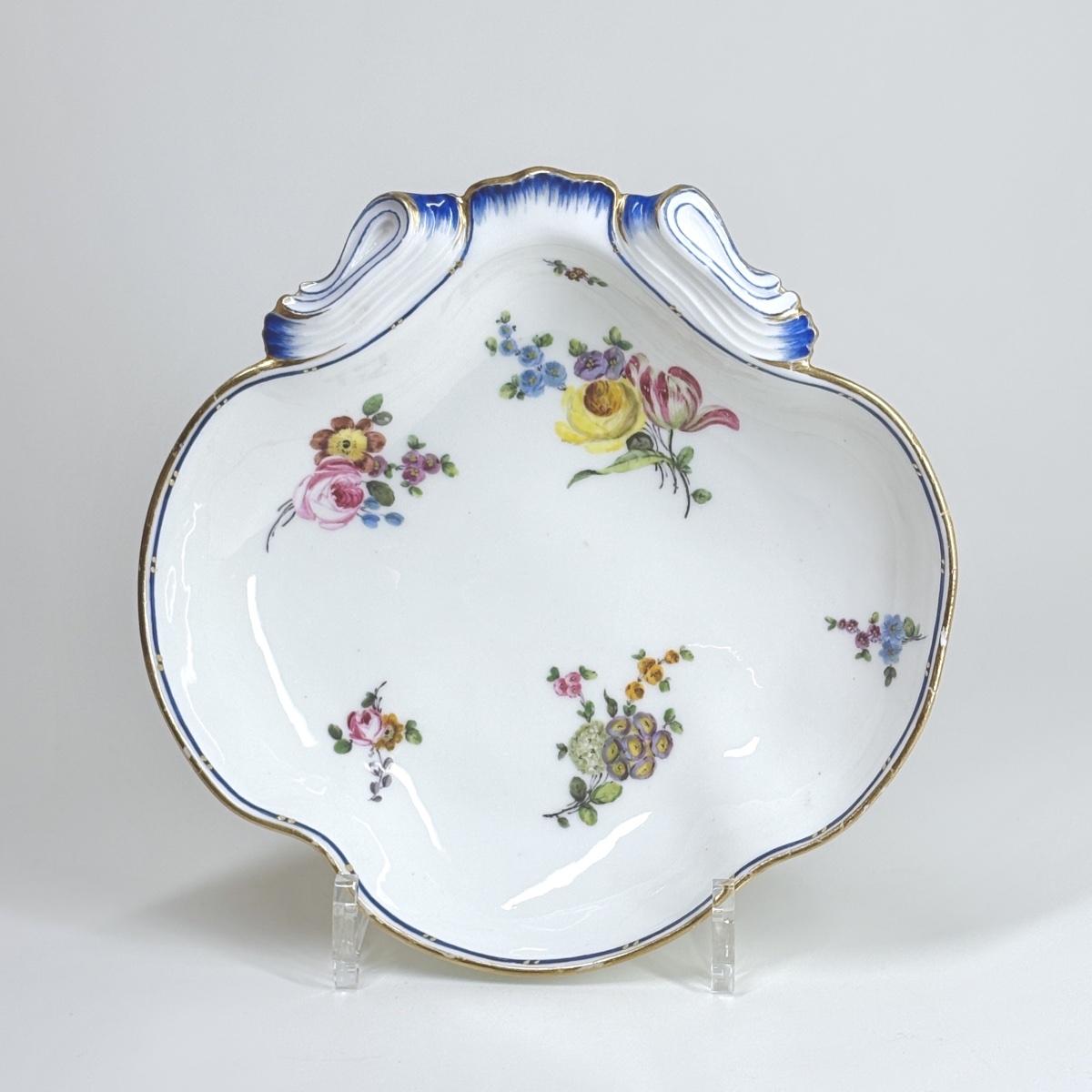 Soft-paste Porcelain Shell-shaped Fruit Bowl From Sèvres—18th Century