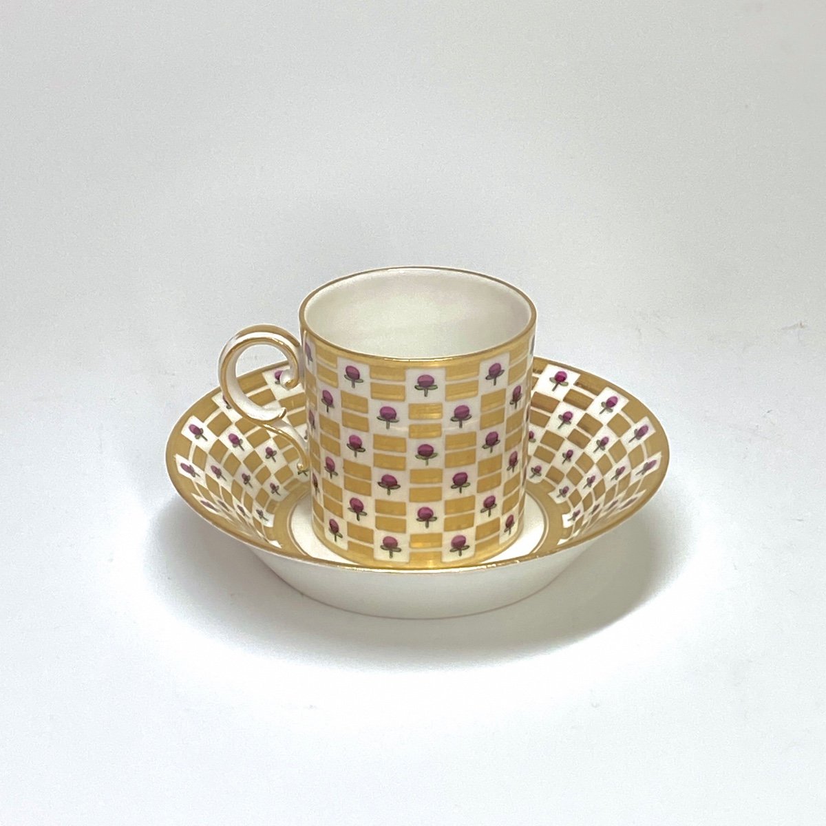 Sèvres - Tasse litron et sa soucoupe en porcelaine dure - XVIIIe siècle-photo-3