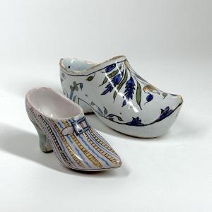 Deux chaussures en faïence de Moulins et Roanne - XVIIe siècle