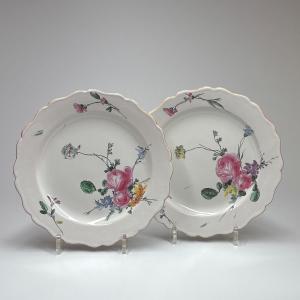Paire d'assiettes en faïence de Marseille, manufacture Robert - XVIIIe siècle