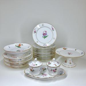 Paris - Fabrique Rousseau - Porcelain Dessert Set With Floral Decoration - 19th Century