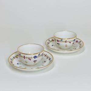 Nyon (switzerland) - Pair Of Cups Decorated With Barbel Motifs - 18th Century
