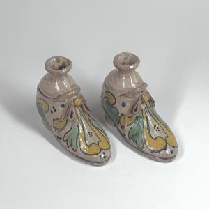 Gourdes en forme de chaussures en faïence Sicilienne - XIXe siècle