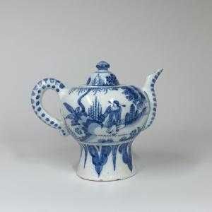 Théière en faïence de Delft - XVIIe siècle