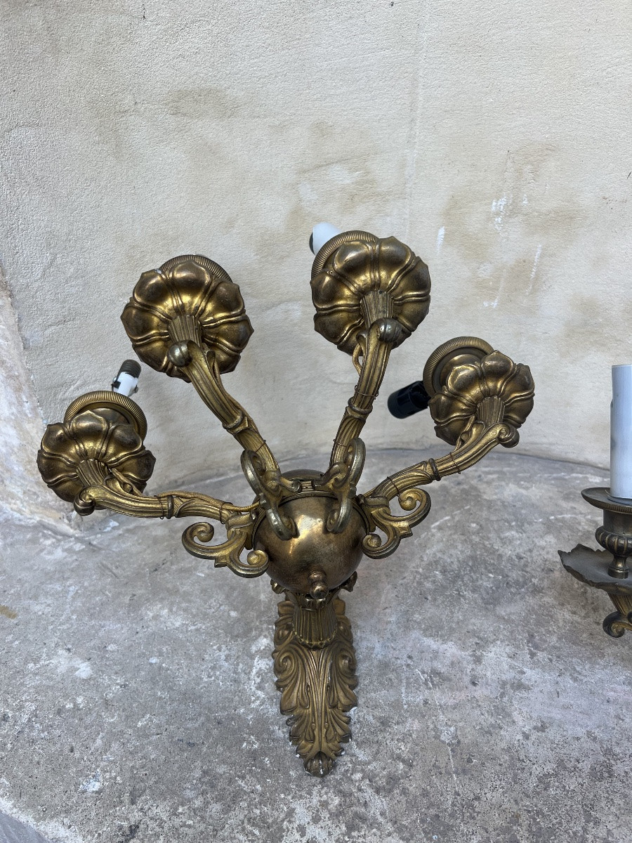 Paire d'appliques à quatre lumières en bronze doré à décor de rinceaux-photo-2