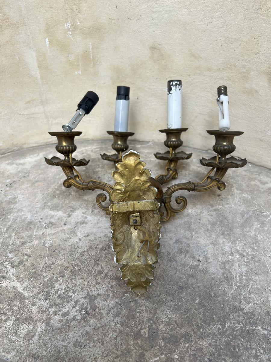 Paire d'appliques à quatre lumières en bronze doré à décor de rinceaux-photo-4