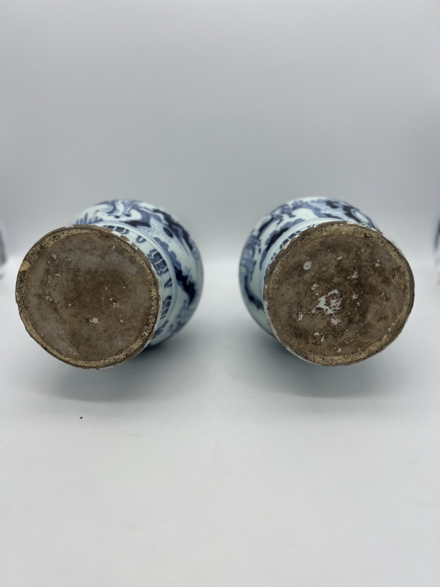 Delft, XVIIe siècle. Paire de grands vases bouteilles à col haut en faïence-photo-8