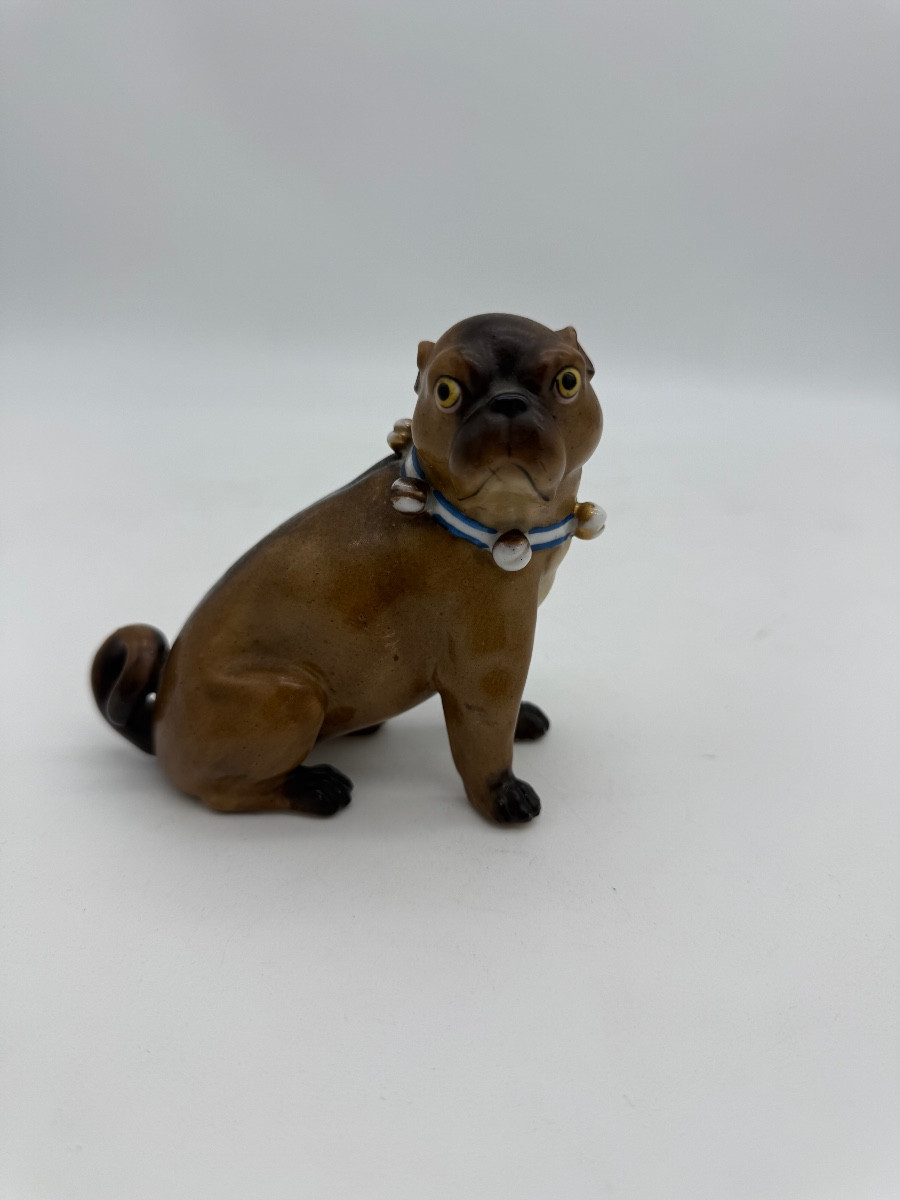 Bouledogue français en porcelaine polychrome 