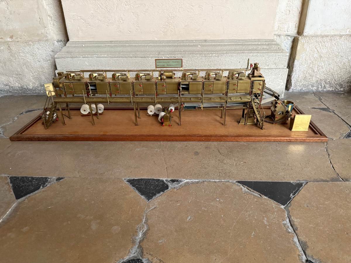 Maquette d'une imprimante à papier industrielle-photo-2