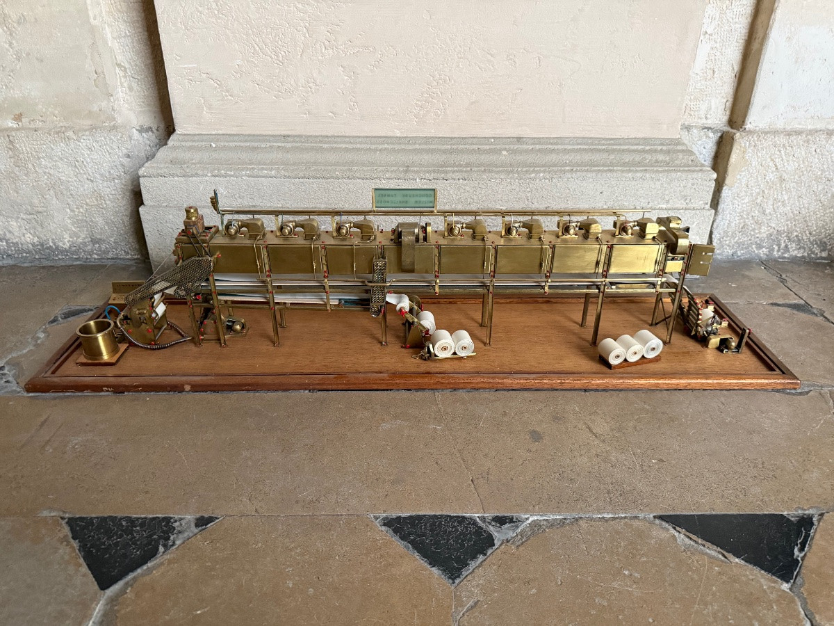 Maquette d'une imprimante à papier industrielle-photo-4