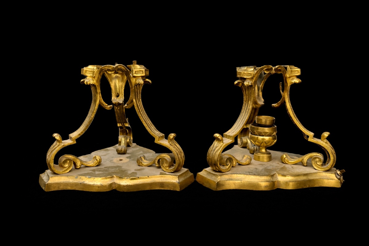 Deux socles en bronze doré 