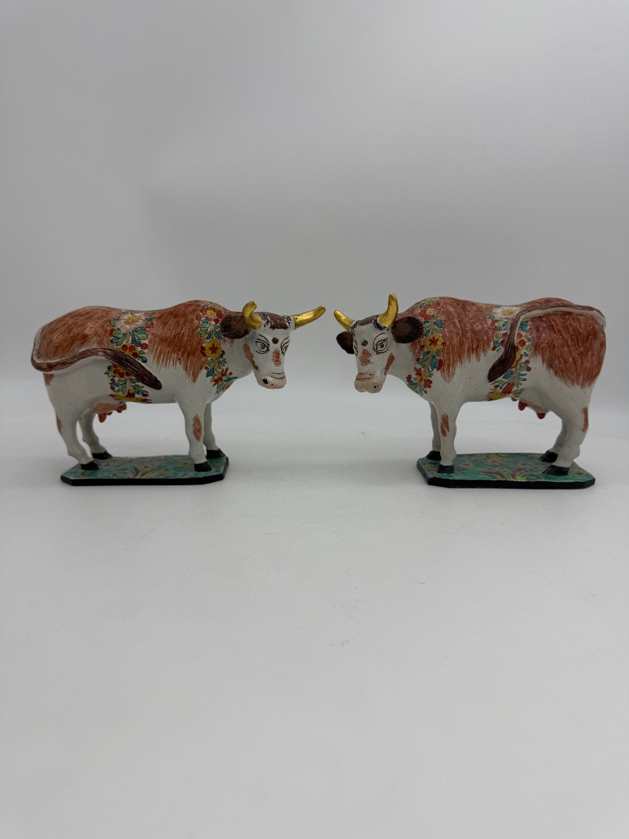 Paire de vaches en faïence de Delft polychrome-photo-1