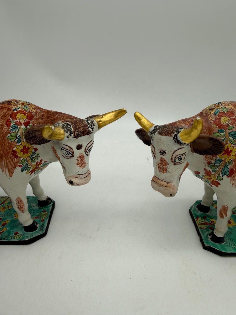 Paire de vaches en faïence de Delft polychrome-photo-2