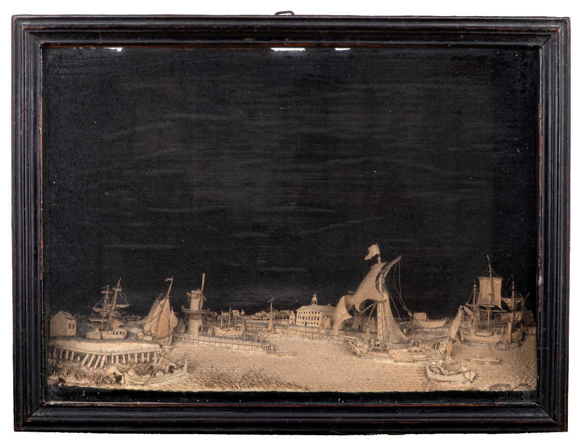 Diorama sur papier représentant une scène portuaire en perspective,