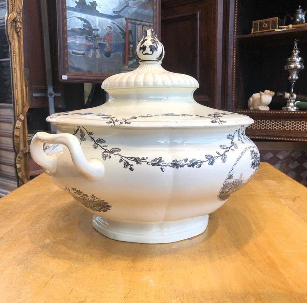 Porcelain Tureen, Wedgwood, XIXth Century.-photo-2