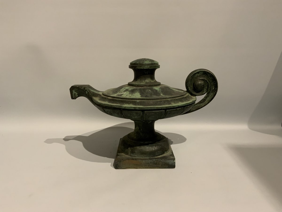 Sculpture en bronze representant une Lampe A L’huile XIXème Siècle