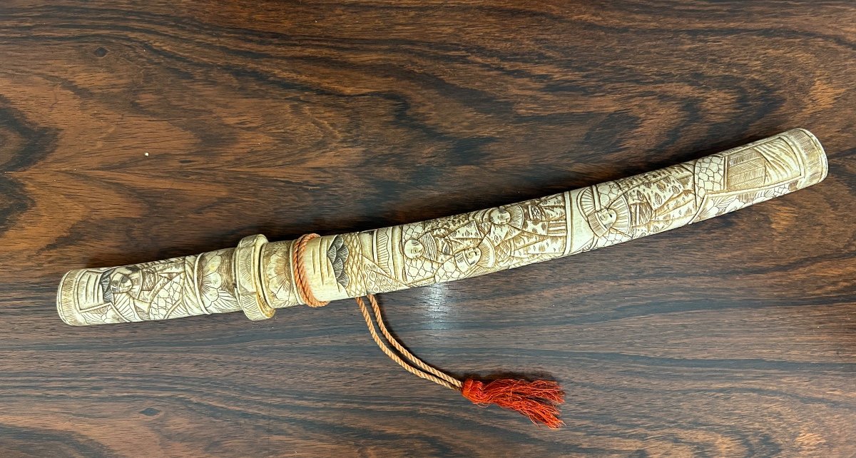 Wakizashi - Sabre Japonais De Théâtre En Os Sculpté Fin XIXéme Siècle - Katana 