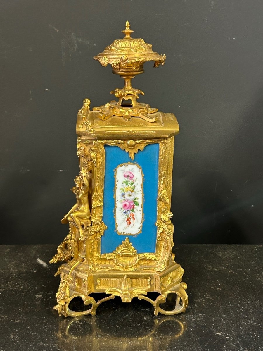 Gilt Bronze Pendulum And Porcelain Plates From The Napoleon III Period-photo-3