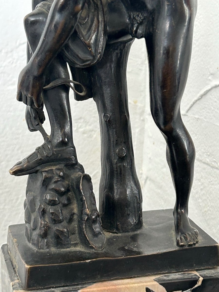 Bronze D’après L’antique - Hermès Rattachant Sa Sandale - Cincinnatus Grèce Antique -photo-3