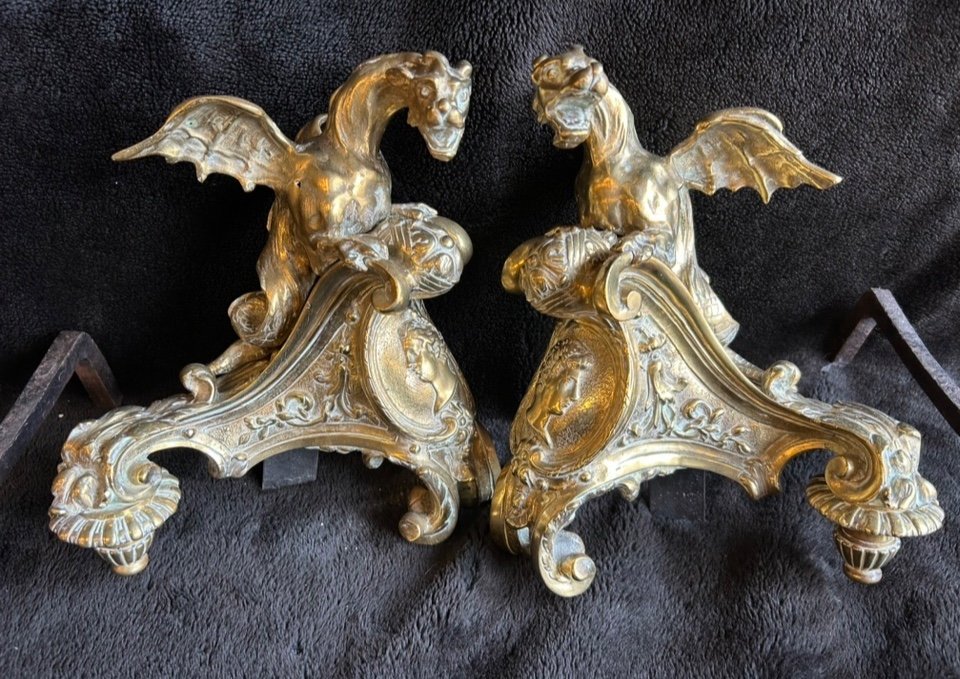 Paire De Chenets En Bronze à Décor De Dragons Aux Ailes Déployées Style Régence époque XIXéme -photo-2