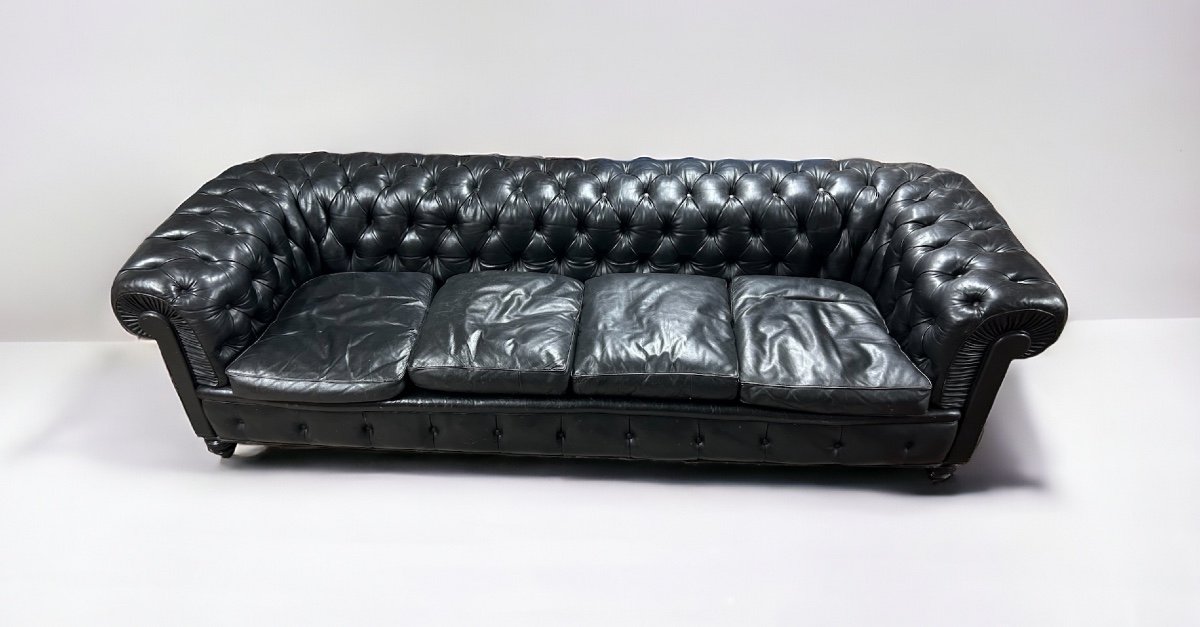 Large And Old Four-seater Leather Chesterfield Sofa Early 20th Century L 260 Cm-photo-2