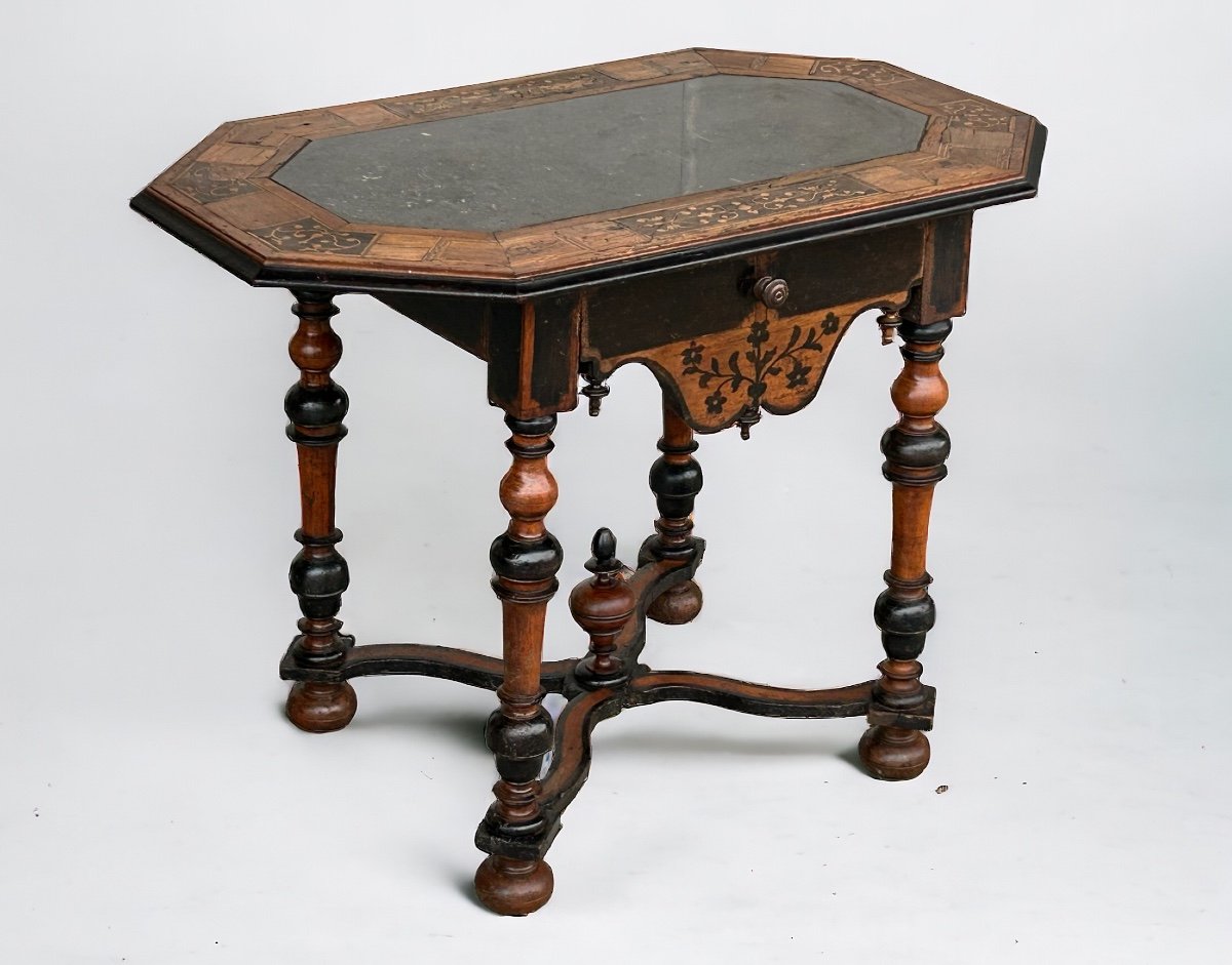 Louis XIII Changer's Table In Walnut Early 18th Century
