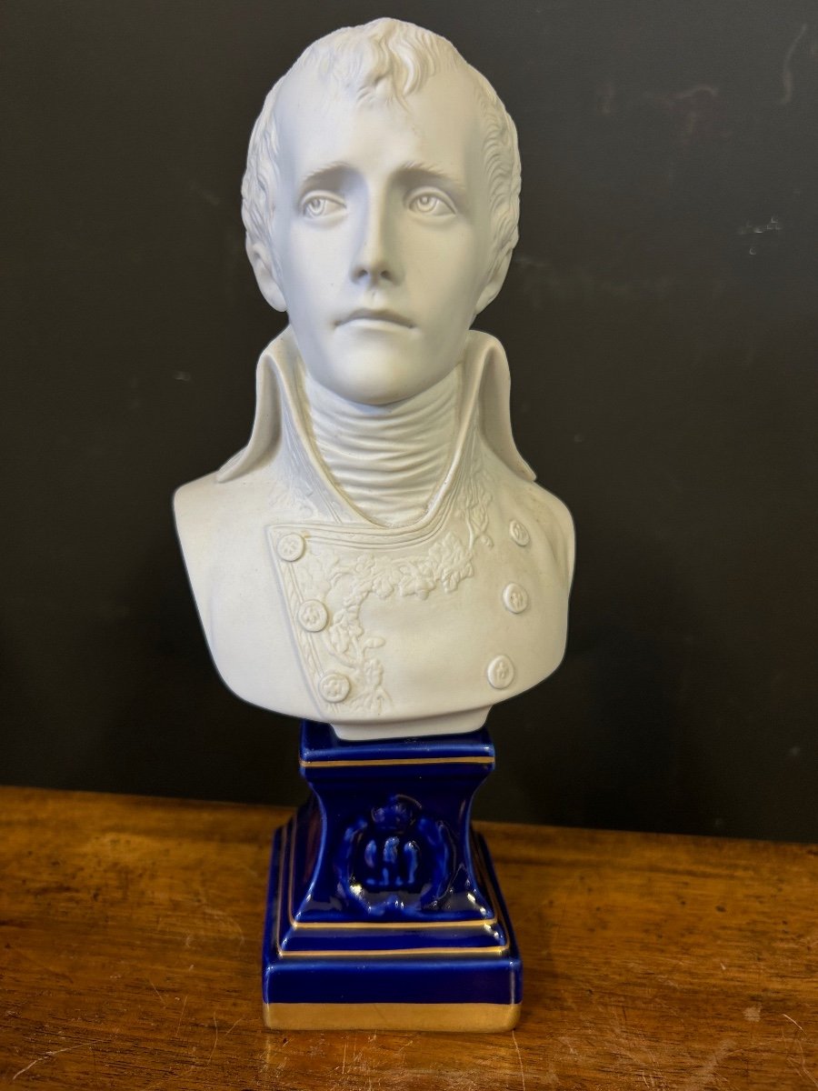 Buste Du Premier Consul Napoléon Bonaparte En Biscuit De Porcelaine - Empire 