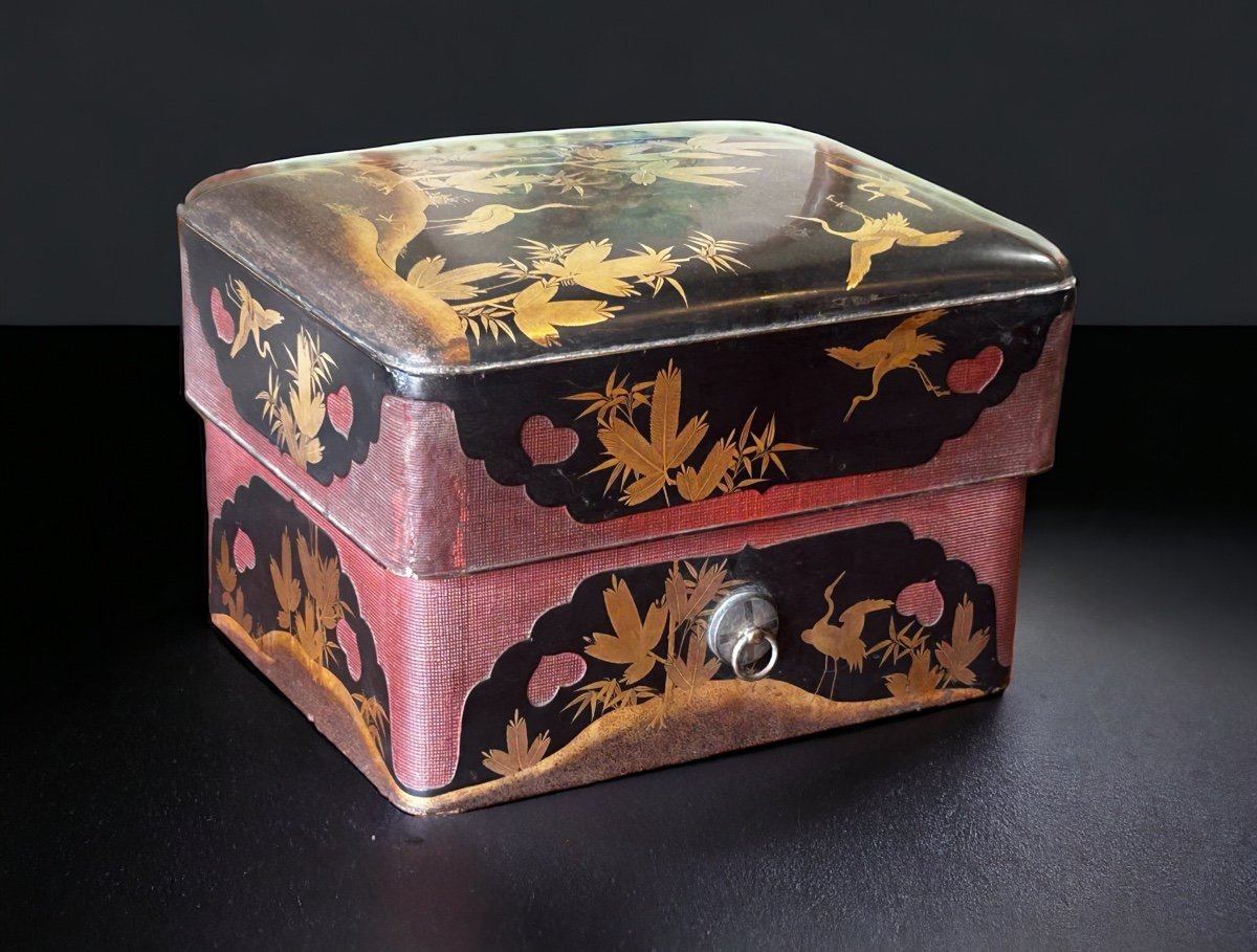 Important Lacquer Box From Japan Meiji Period - 19th Century - Japanese