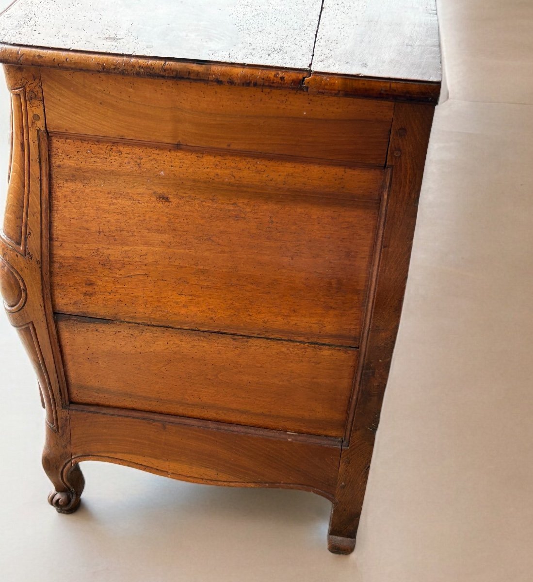 Commode Tombeau  Louis XV En Noyer D’époque XVIIIème-photo-1