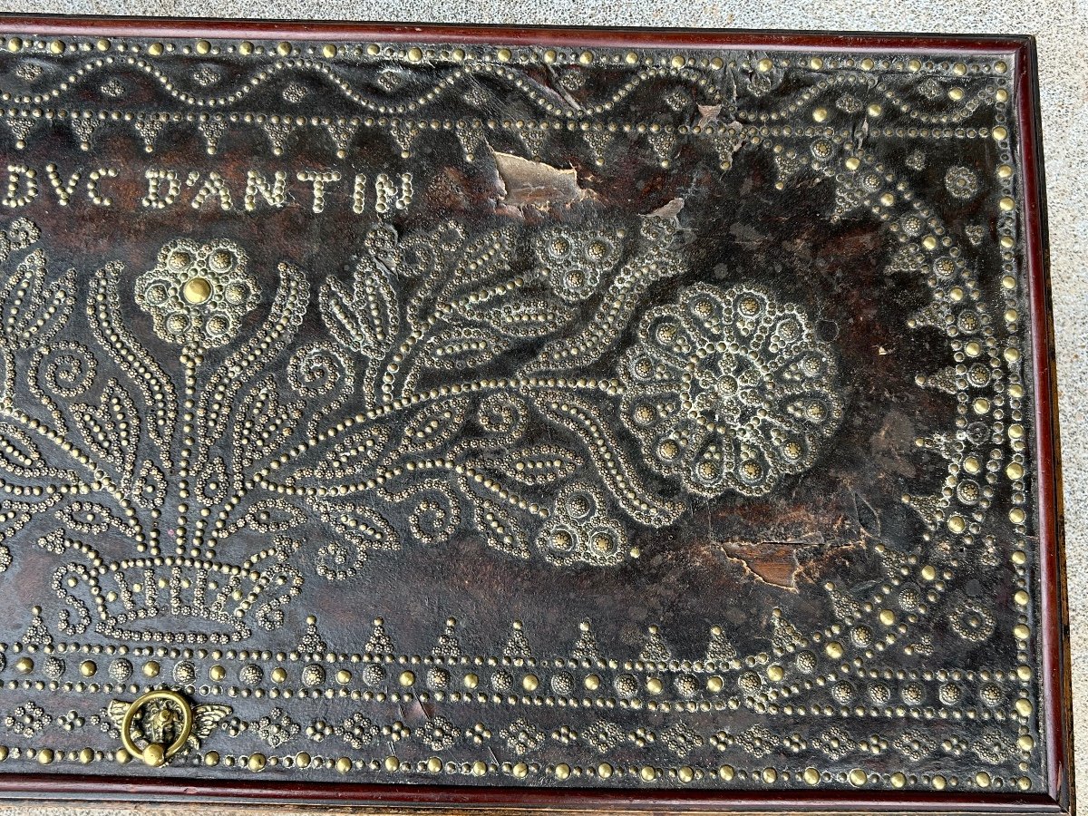 Malle - Coffre De Voyage Gainé De Cuir à Riche Décor Clouté Duc d’Antin  XVIIIème Siècle  -photo-7