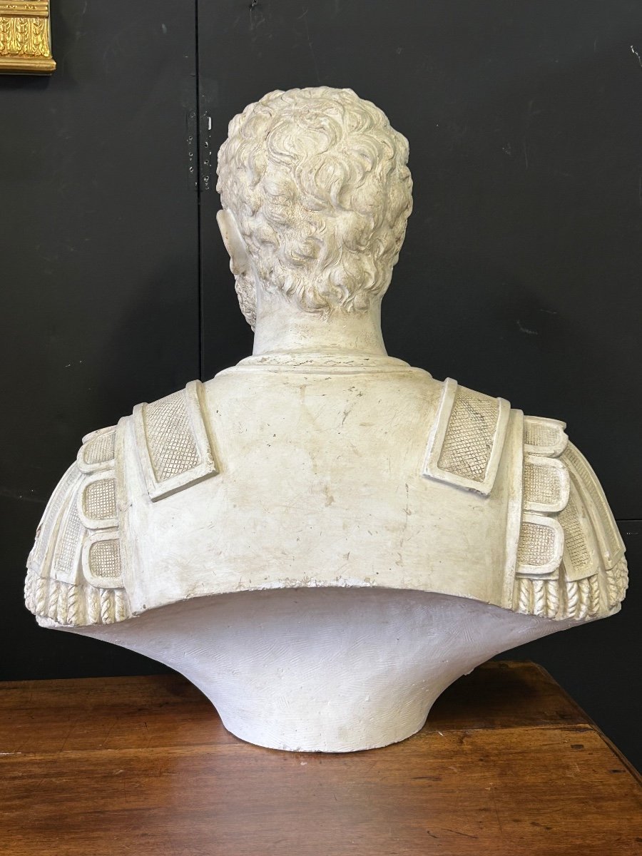 Important Portrait En Buste D’empereur Romain En Cuirasse - Sculpture En Plâtre XXéme Siècle -photo-3