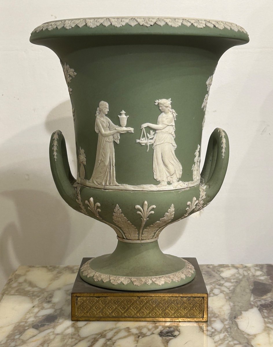 Vase Médicis En Porcelaine De Wedgwood Socle En Bronze Doré D’époque Début XIXéme Siècle -photo-1