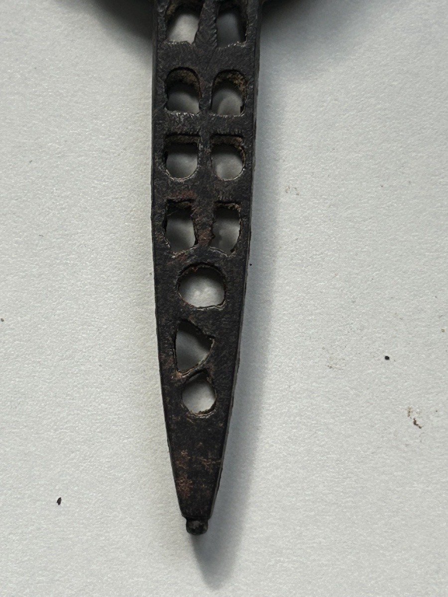 Openwork Wrought Iron Scissor Case - France, 17th Century -photo-2