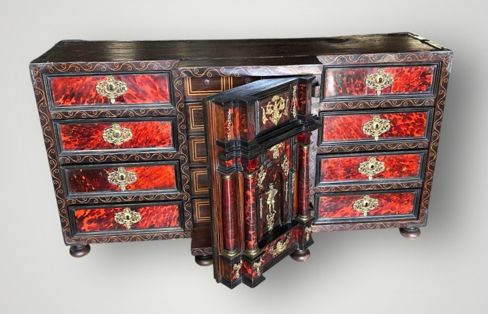 Antwerp Tortoiseshell Table Cabinet, Late 17th Century, Circa 1700 - Flanders - Antwerp  -photo-3