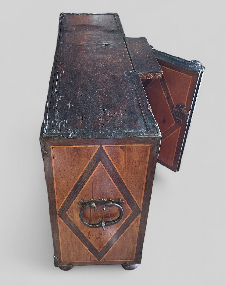 Antwerp Tortoiseshell Table Cabinet, Late 17th Century, Circa 1700 - Flanders - Antwerp  -photo-2