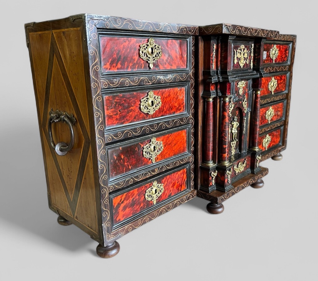 Antwerp Tortoiseshell Table Cabinet, Late 17th Century, Circa 1700 - Flanders - Antwerp  -photo-3
