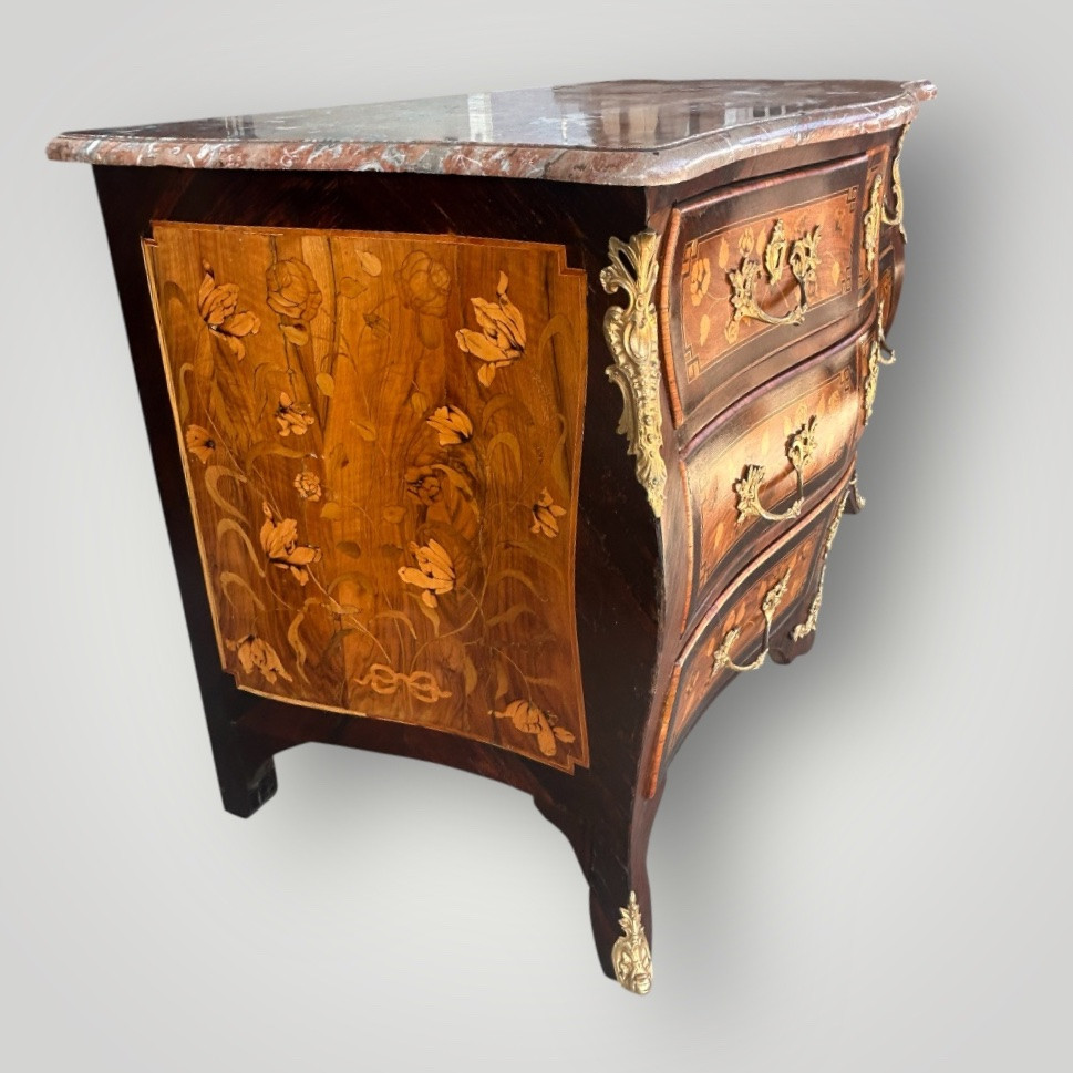 Commode tombeau Louis XV en marqueterie de fleurs d’époque XVIIIème siècle -photo-4