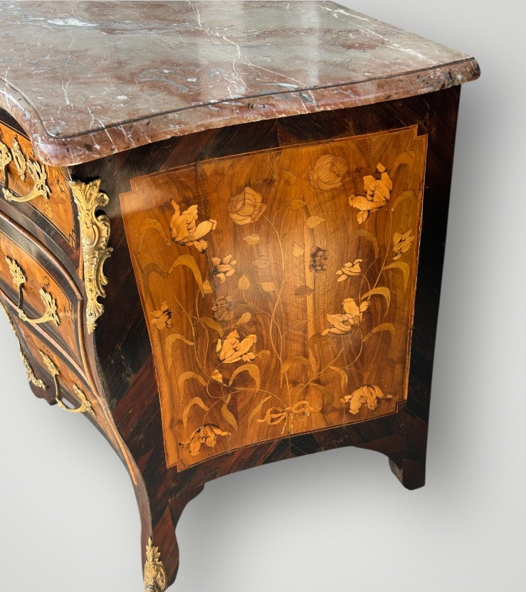 Commode tombeau Louis XV en marqueterie de fleurs d’époque XVIIIème siècle -photo-6