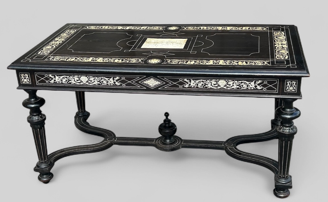 Grande table de milieu ou bureau travail Italien attribué à Ferdinand Pogliani - XIXéme siècle