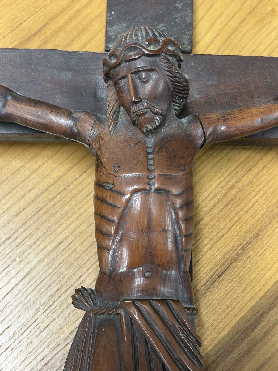 Christ On The Cross, 18th Century Boxwood Sculpture - Religious Carved Wood Folk Art -photo-3