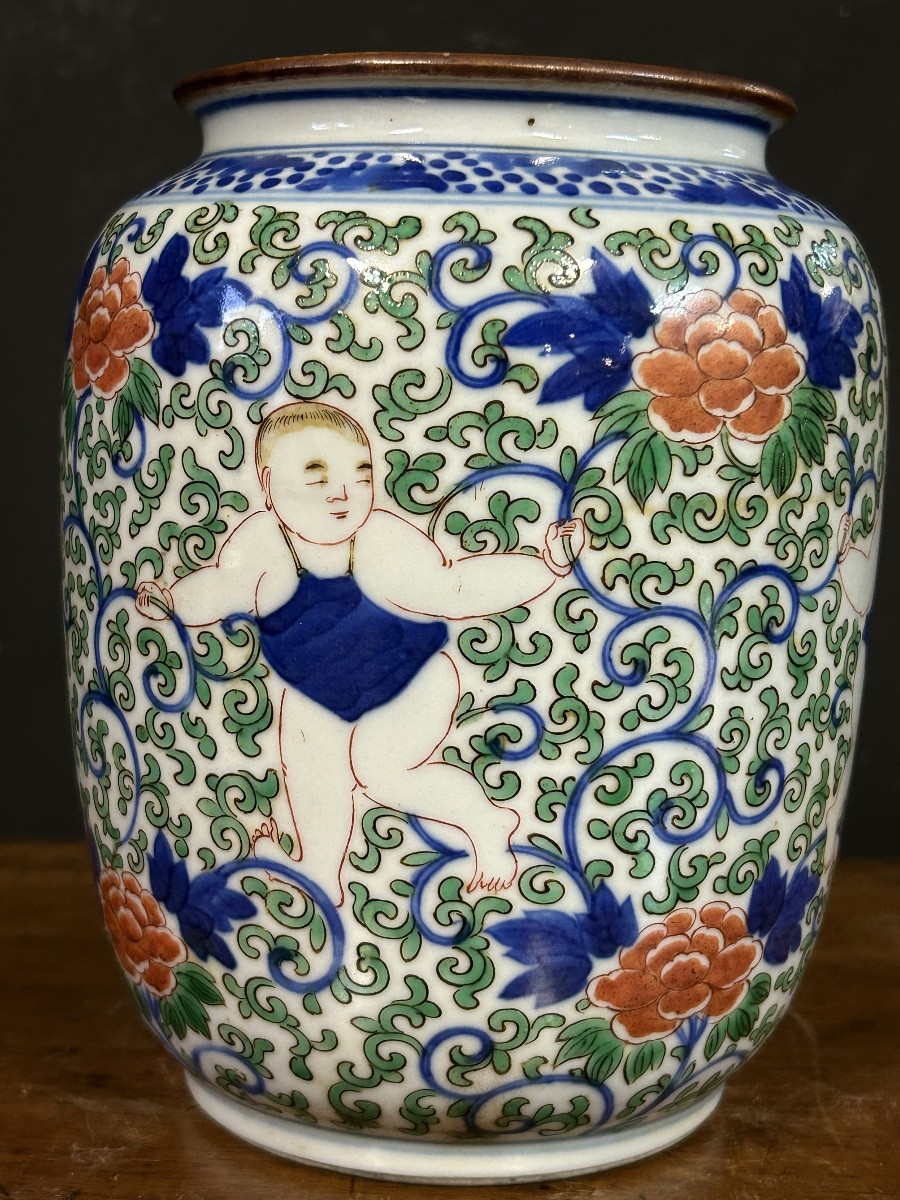 Chinese Porcelain Vase In Wucai Enamels With Six-character Mark Tiangi (1621-1627). -photo-1