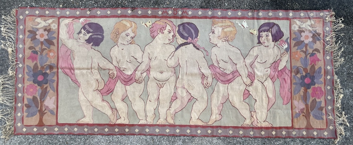 Tapisserie d’époque Art nouveau enfants dansant monogramme MGM vers 1900 L 194 cm-photo-8